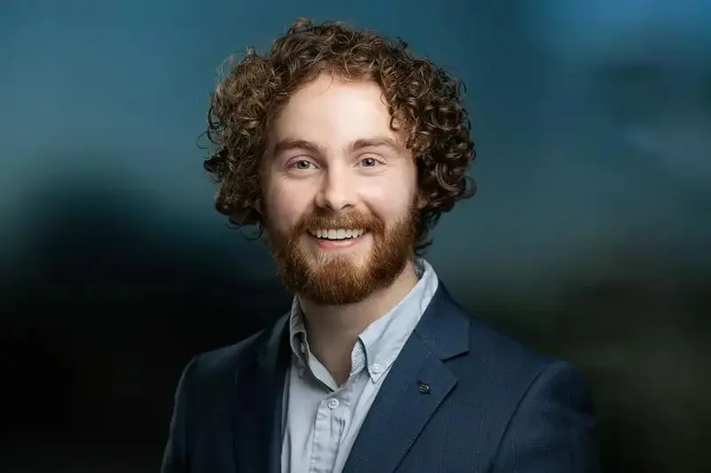 Headshot of Thomas Emerson, owner of Emerson Visuals.